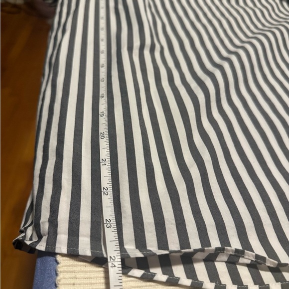 Vince Camuto White and Blue Off-Shoulder Blouse with Flutter Sleeves - Picture 5 of 8